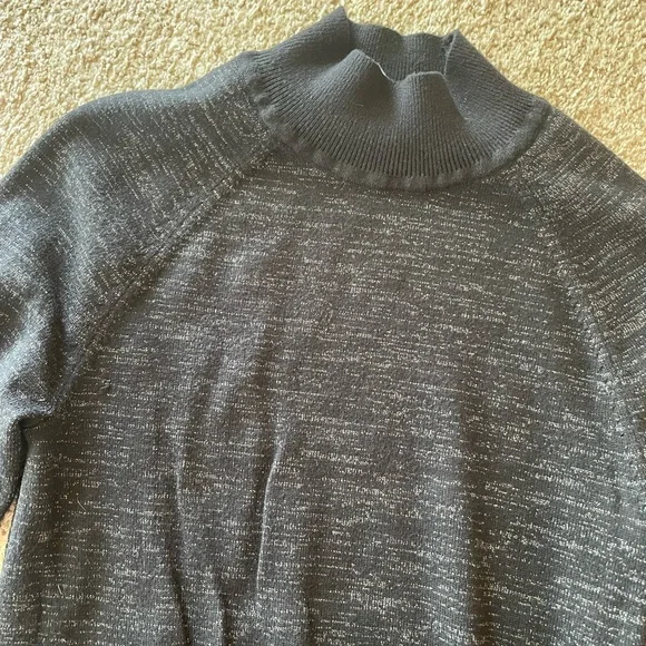 Lululemon women’s turtleneck mock neck knit sweater black silver metallic 2 - Picture 2 of 4